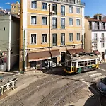 Discover Lisbons History - Stylish Apartment In Alfama